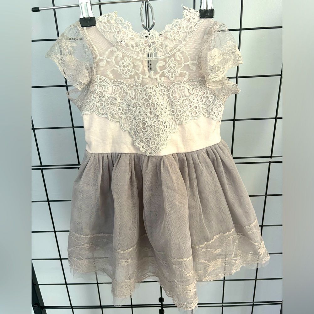 Light Gray Vintage Inspired Lace Party Dress EUC